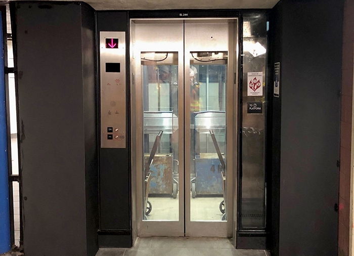 elevator244-3