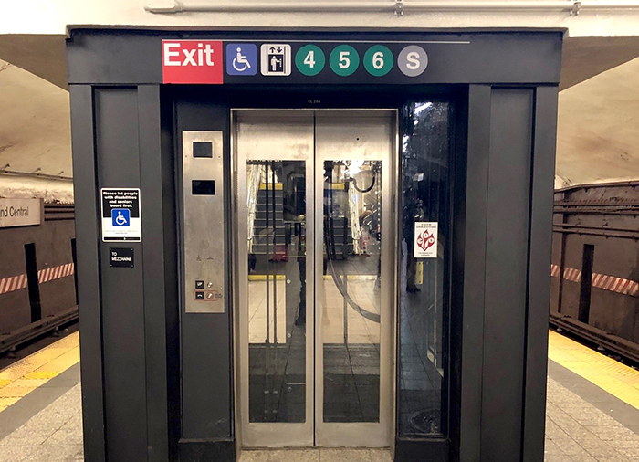 elevator244-4